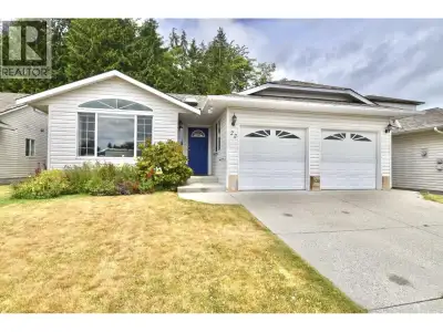 This is the perfect downsizing or enter the market option and offers exceptional value. This 2 bedro...