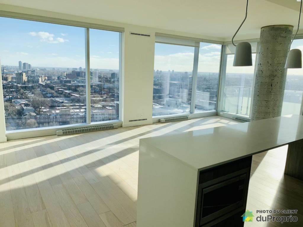 $757,000 - Condominium in Ville-Marie (downtown, old Mtl) — photo 1