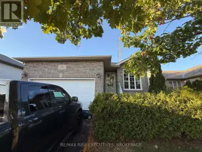 Beautifully Appointed Bungalow in Kingston. Welcome to this well maintained S. Clark-built bungalow,...