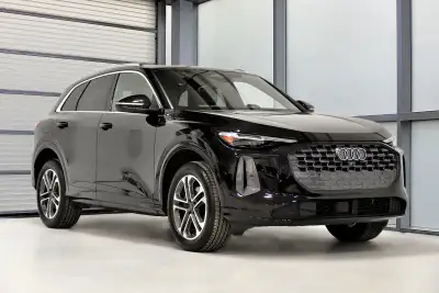 Location disponible. Nouveau modele B10 / Traction intégrale Audi quattro / Toit ouvrant panoramique...