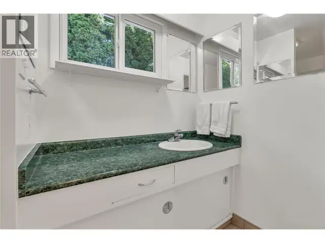 4589 Lakeside Road Penticton, British Columbia in Houses for Sale in Penticton - Image 15