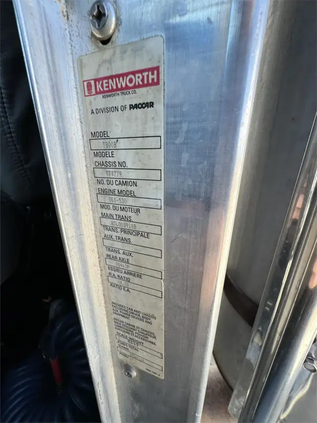2004 KENWORTH T800 in Heavy Trucks in Ottawa - Image 21