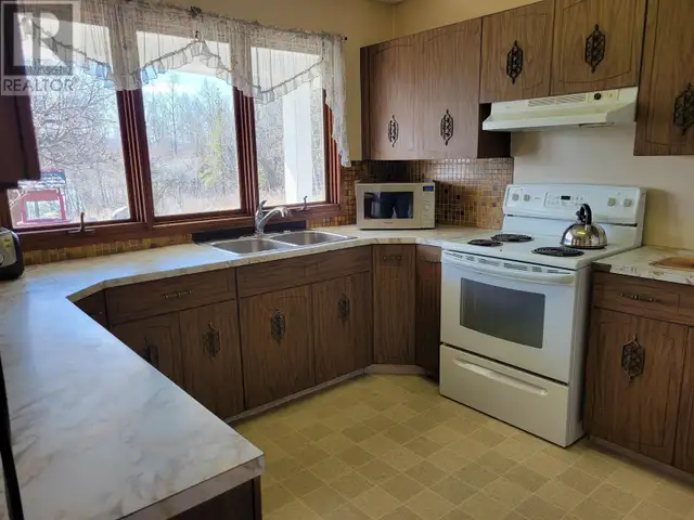 20624 KENNY DAM ROAD Vanderhoof, British Columbia in Houses for Sale in Vanderhoof - Image 6