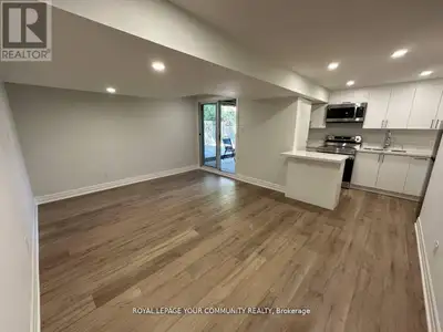 8 MENDYS FOREST CRESCENT Aurora (Hills of St Andrew), Ontario
