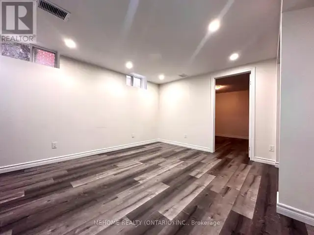 12 MILTON PLACE Vaughan (Maple), Ontario in Long Term Rentals in Markham / York Region - Image 8