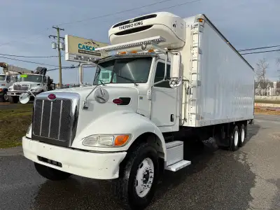2013 Peterbilt 348 - 26' long reefer box - 8' inside height - 4400 lb rail gate - T800 reefer unit w...