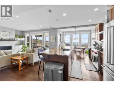 MUST SEE ... This beautiful home 3 bedroom, 4 bathroom well maintained home in Kara Vista #34 WALK O...