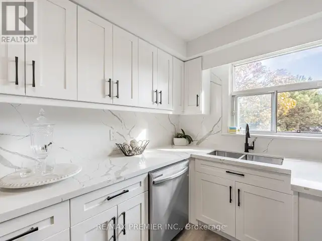 1368 TANSLEY DRIVE Oakville (WO West), Ontario in Houses for Sale in Oakville / Halton Region - Image 5