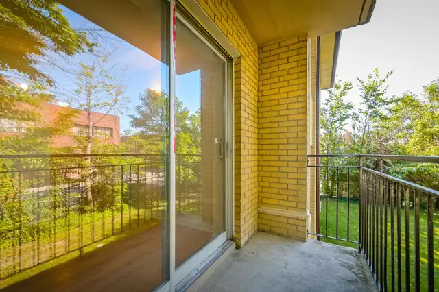 4 Bedroom Student Rooms Steps From Laurier! - $1,000 Gift Card!! in Room Rentals & Roommates in Kitchener / Waterloo - Image 12