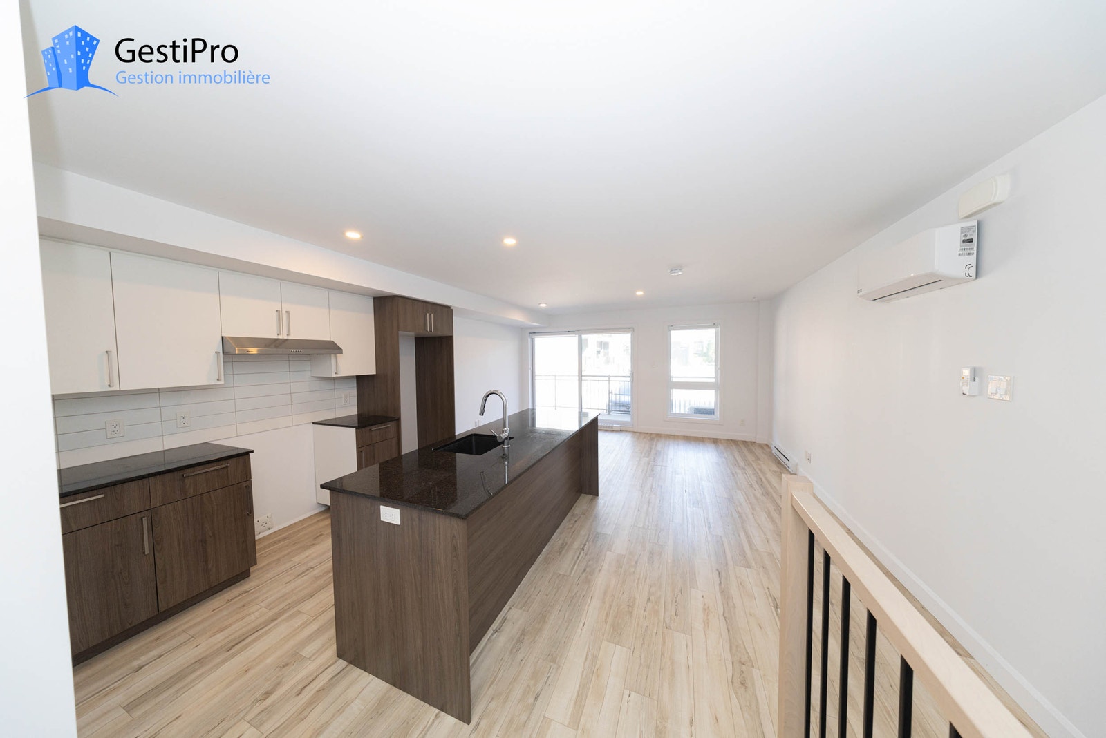 10-24 8e rue / 770-796 1re avenue — photo 2