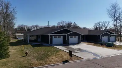 R34//Killarney/This new end unit condo is located on desirable Young St in Killarney MB. Open concep...