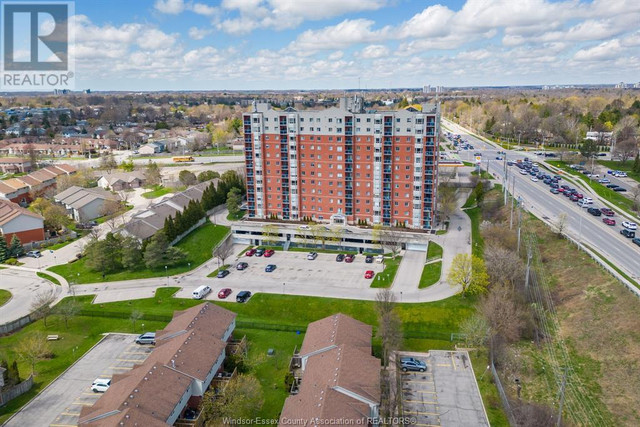 30 CHAPMAN COURT Unit# 601 London, Ontario in Condos for Sale in London - Image 3