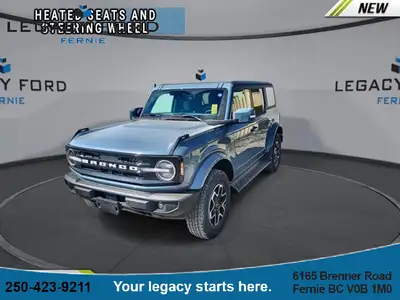 *Leather Seats, 360-Degree Camera, 18 Aluminum Wheels, Adaptive Cruise Control!* With cool retro-sty...