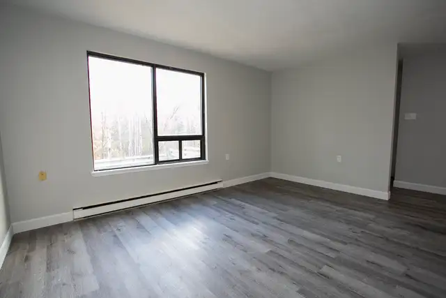 Crystal Heights Townhouses - Renovated 3 Bedroom Townhouse House in Long Term Rentals in Sault Ste. Marie - Image 10