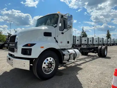 2025 MACK MEDIUM DUTY ENGINE ISB6.7-300 DIESEL CUMMINS 300HP TRANSMISSION 3000 RDS 6 SPEED ALLISON G...