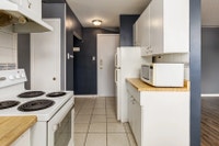 Amenities: Great Location • Parking Available • Quiet Building Suite & Building: Bachelor and one-be... (image 8)