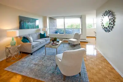 3 Bedroom Apartment- North York Don Valley Parkway Brookbanks Dr, View more