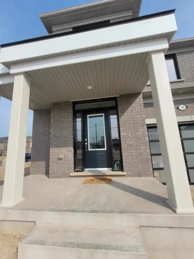 Detached 4 bedrm, 2.5 WR newly build house for rent