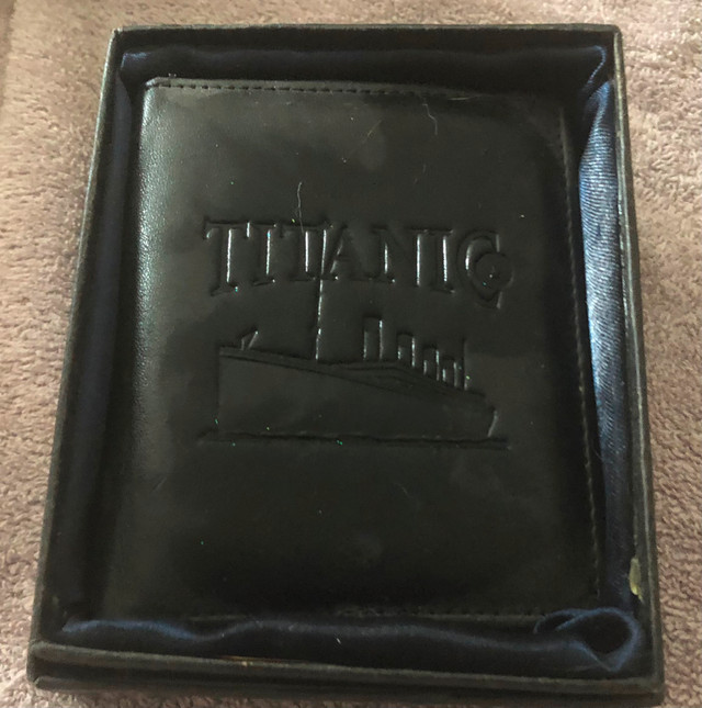 Titanic wallet-new in box in Arts & Collectibles in Timmins - Image 2