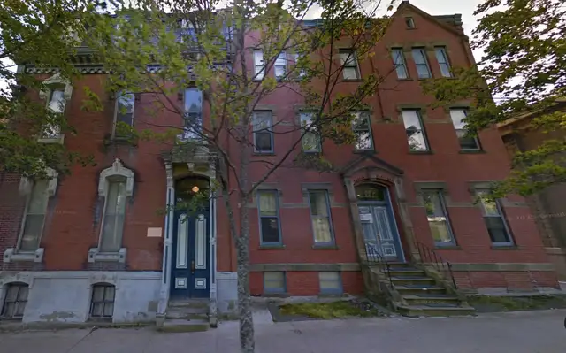 22 Queen Sq South #2
