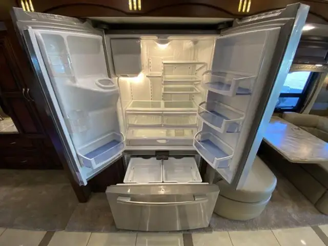 2014 Newmar Mountain Aire 4369 in RVs & Motorhomes in Abbotsford - Image 14