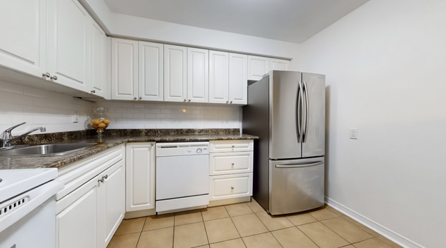 FOR RENT- 3 BED 2 BATH TOWNHOME IN AURORA in Other in Markham / York Region - Image 3