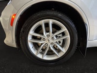 If you crave the rumbling, soul-stirring muscle of a V8 but need a highly practical, all-weather thr... (image 7)