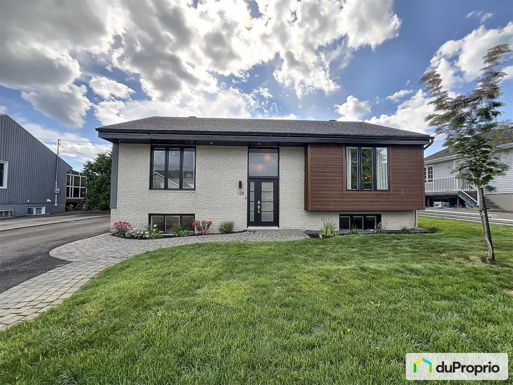 $555,000 - Bungalow for sale in Beauport — photo 1