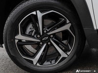 2023 Chevrolet Trailblazer RS. One Owner, No Accidents. Equipped with: AWD, Panoramic Roof, Bose Aud... (image 8)