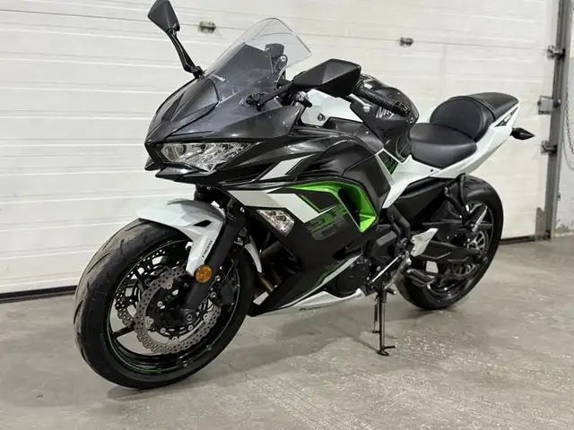 2022 Kawasaki Ninja 650 Pearl Robotic White in Sport Bikes in St. Albert - Image 3