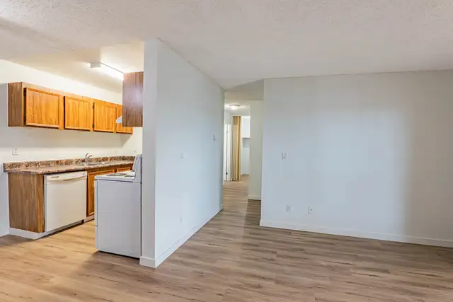 Spacious and bright suites with large windows | Book a showing t in Long Term Rentals in Edmonton - Image 4