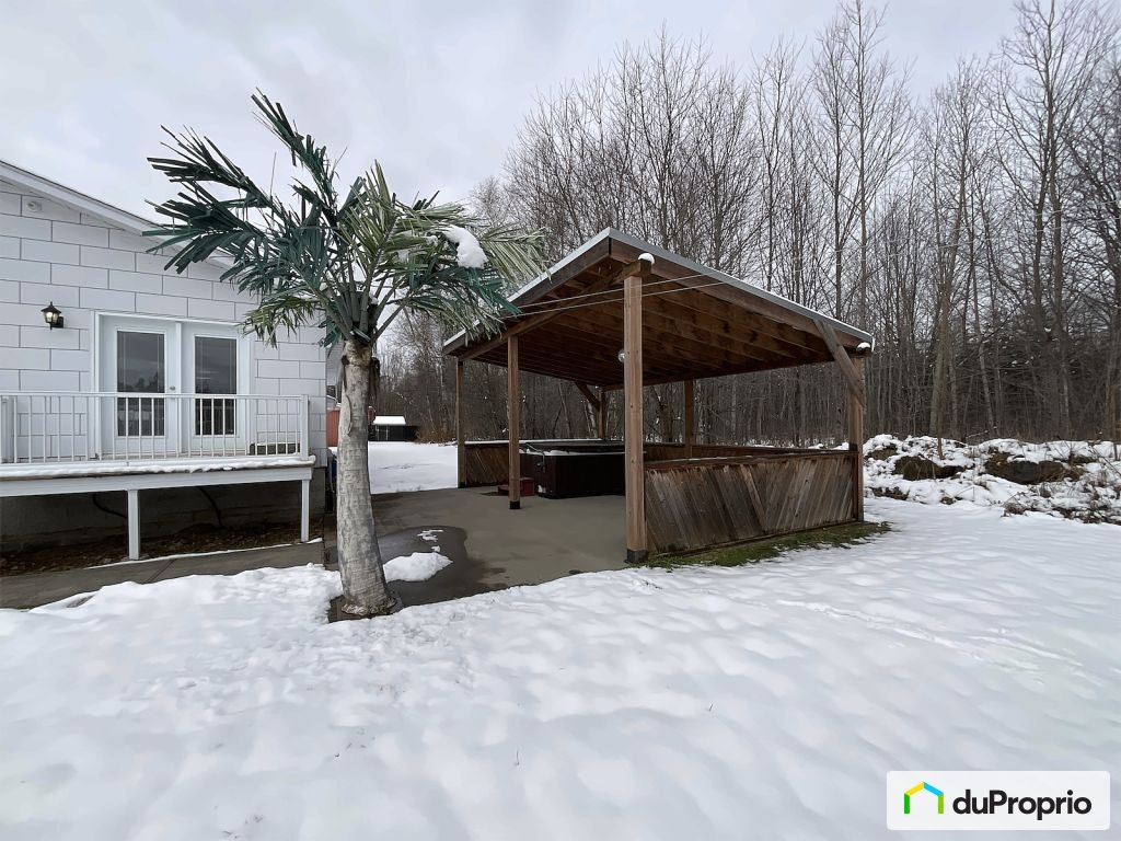 $585,000 - Bungalow for sale in St-Cyrille-De-Wendover — photo 3
