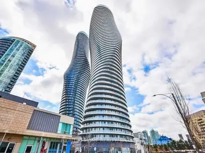 Price: $669,000 / $2,538/mo **2 PARKING SPOTS** **FLOOR TO CEILING WINDOWS** **CUSTOM CALIFORNIA CLO...