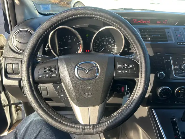 2016 Mazda 5 GS 6 Passenger, Easy on Fuel in Cars & Trucks in Dartmouth - Image 16