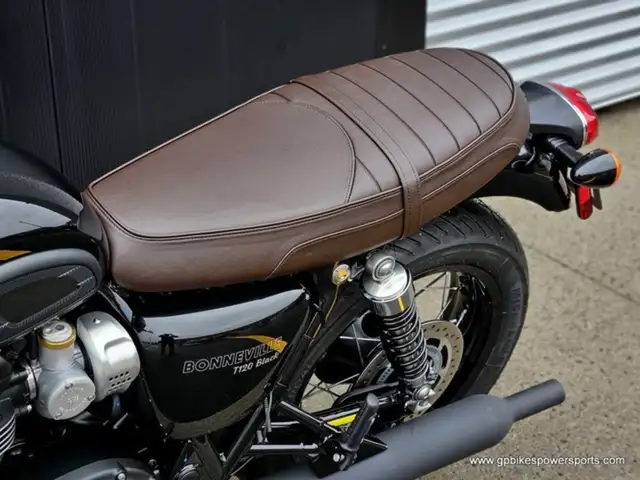 Triumph Bonneville T120 Black in Street, Cruisers & Choppers in Oshawa / Durham Region - Image 20