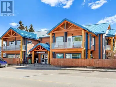 Distinctive Downtown Living! Located in a quiet corner of downtown Whitehorse, this stylish 2-bedroo...