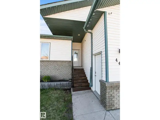 4403 39 ST Bonnyville Town, Alberta in Houses for Sale in Edmonton - Image 6
