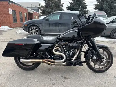 Check out this 2022 CANADIAN Harley-Davidson 117ci Road Glide ST with only 9,069kms. Be sure to foll...
