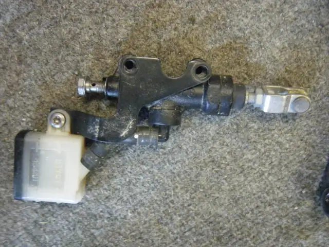 2015 Triumph Explorer Tiger Parts in Motorcycle Parts & Accessories in Ottawa - Image 7