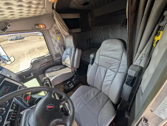 2014 KENWORTH T800 in Heavy Trucks in Kamloops - Image 21
