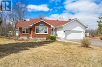 158 MUIRFIELD COURT Pakenham, Ontario