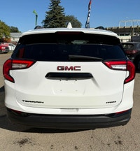 **CARS TRUCKS SUV 4X4 VAN AWD EDMONTON FINANCING AVAILABLE EASY FINANCING ** 2023 GMC TERRAIN SLT AW... (image 7)