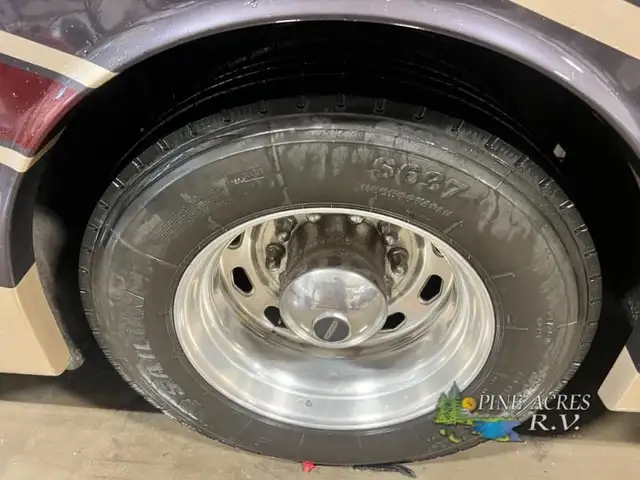 2013 Fleetwood RV Discovery 40X Diesel 057,684 Miles in RVs & Motorhomes in Moncton - Image 65