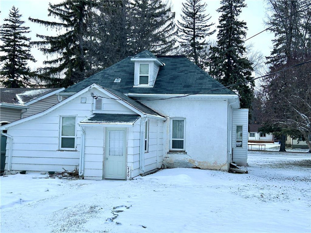 420 Clark Avenue Killarney, Manitoba in Houses for Sale in Brandon - Image 2