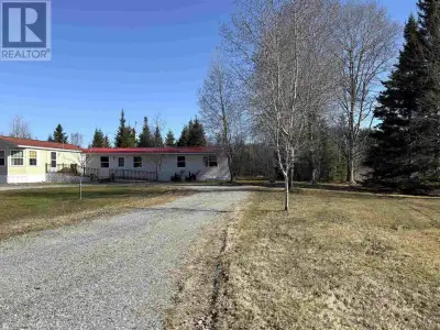 Better known as Mels Barber Shop this property consists of 1.43 acres. A one bedroom Maple Leaf mini...