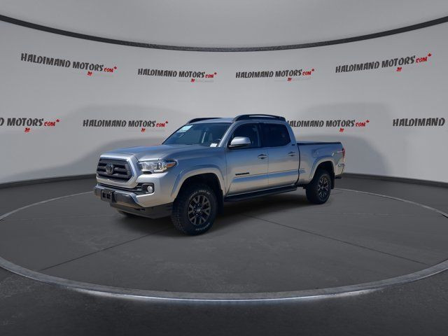 2023 Toyota Tacoma SR5 4x4 | HEATED SEATS | in Cars & Trucks in Hamilton - Image 4