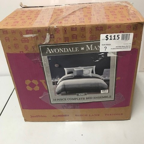 Avondale Queen Bed Set 10 Piece Reversible Comforter Set in Bedding in Oakville / Halton Region - Image 2