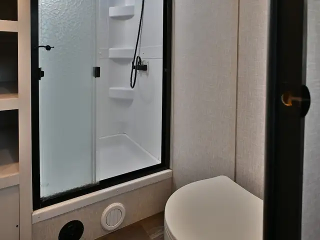 2024 Range Lite 233ML in Travel Trailers & Campers in St. Albert - Image 18