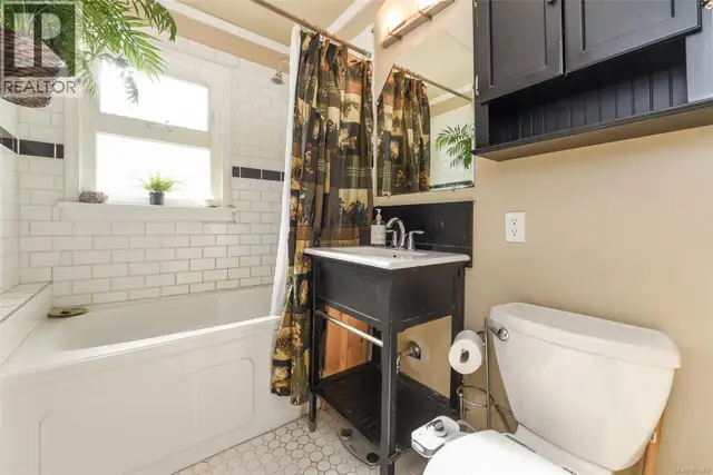 2767 Ulverston Ave Cumberland, British Columbia in Houses for Sale in Comox / Courtenay / Cumberland - Image 23