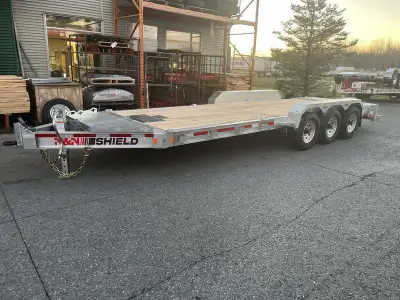 remorque ouverte flatbed plateforme plate forme deck over float Remorque a equipement triple essieux...